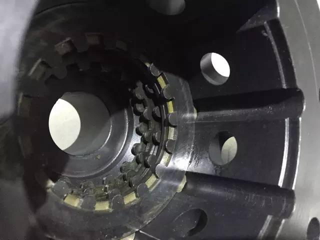 摩擦片在限滑差速器中的作用